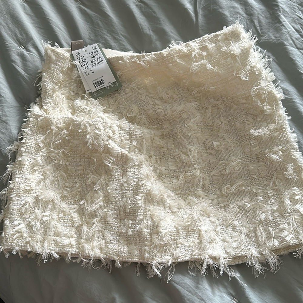 NWT boucle cream H&M skirt size 4